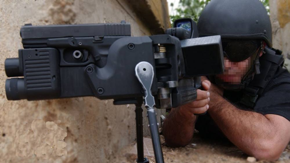 ১০০ মিটারের দূরত্বে নিখুঁত লক্ষ্যভেদ করতে পারে কর্নারশট। তবে ৫.৭X২৮এমএম পিস্তলের সাহায্যে ২০০ মিটার দূরের লক্ষ্যও ভেদ করা যায় এটি দিয়ে।