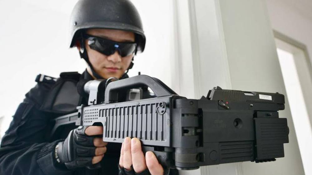 কর্নারশটের আধুনিকীকরণও চলছে। আধুনিক সংস্করণে আমেরিকার এম১৬ রাইফেল এবং ইউরোপের জয়েন্ট অ্যাসল্ট অস্ত্রও জুড়ে নেওয়া যাবে এতে। সে ক্ষেত্রে আরও কার্যকরী এবং মারাত্মক হয়ে উঠবে আড়াল অস্ত্র।