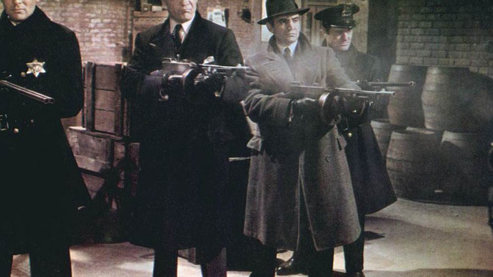 আগ্নেয়াস্ত্রটির বয়স ১০০ বছরের আশপাশে। তবে আগ্নেয়াস্ত্র তো আর আঙুরের জারিত রস নয়, যে বয়স যত বাড়বে দামও বাড়বে তত! ‘কোল্ট.৪৫’ আগ্নেয়াস্ত্রটির রেকর্ড দামের কারণ, তার পুরনো মালিক। আল কাপোন।