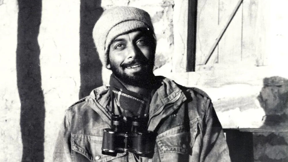 সিলেটের যুদ্ধে তখন ঢাকার পতন হয়েছে। ভুলবশত একটি তাজা মাইনে পা দিয়ে ফেলেছিলেন ইয়ান। মাইন ফেটে গুরুতর জখম হন। চিকিৎসক ছিল না। ছিল না মরফিন জাতীয় ব্যথা উপশমের ওষুধ। যন্ত্রণা সহ্য করতে না পেরে খুখরী দিয়ে নিজের পা কেটে বাদ দিয়েছিলেন সেনাকর্তা।