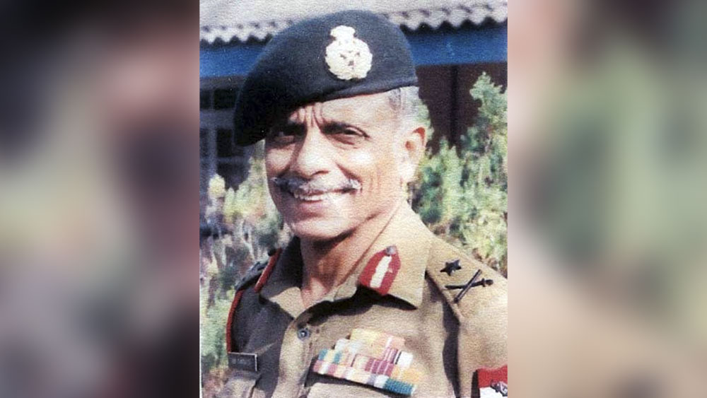 শারীরিক সক্ষমতার পরীক্ষায় তাঁর তথাকথিত ‘সক্ষম’ সহকর্মীদের প্রায় প্রত্যেককে পিছনে ফেলে দিয়েছিলেন। তারপরও তাঁর পরীক্ষা নেওয়া হয়। ইয়ানকে সঙ্গে নিয়ে লাদাখে যান তৎকালীন সেনাপ্রধান জেনারেল তাপীশ্বর নারাইন রায়না। পাহাড়ের চড়াইয়ে বরফের মধ্যে ইয়ানকে হাঁটতে দেখে আশ্বস্ত হন প্রধান। এর পরই পদোন্নতি হয় ইয়ানের।