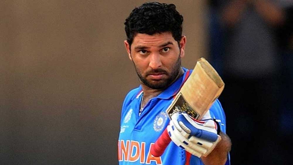 ২০১০ সালের টি২০ বিশ্বকাপে সমর্থকদের সঙ্গে হাতাহাতিতে জড়ান যুবরাজ। সেন্ট লুসিয়ার একটি পানশালায় যুবরাজ-সহ ছয় ভারতীয় ক্রিকেটার গিয়েছিলেন বলে জানা গিয়েছিল। ভারত সেমিফাইনালে উঠতে না পারায় সমর্থকরা যুবরাজদের সঙ্গে খারাপ ব্যবহার করতে শুরু করেন। এরপর যুবরাজ, আশিস নেহরা এবং জাহির খানের সঙ্গে তাঁদের হাতাহাতি শুরু হয়ে যায় বলে জানা গিয়েছিল।