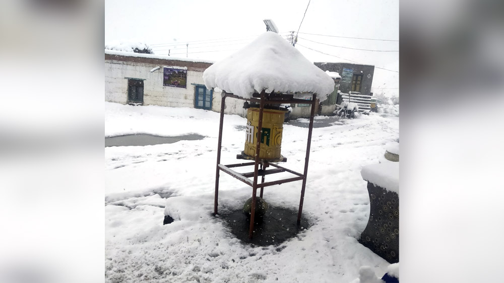 হিমালয়ের পাদদেশে অবস্থিত লাহুল-স্পিতি। যাঁরা ট্রেকিং বা পায়ে হেঁটে বেড়াতে করতে পছন্দ করেন, তাঁদের জন্য এটি পছন্দের জায়গা। অ্যাডভেঞ্চারের পাশাপাশি যাঁরা বৌদ্ধবিহার ঘুরে দেখেন, তাঁদের কাছেও জায়গাটি স্বর্গের থেকেও কিছু কম নয়। 