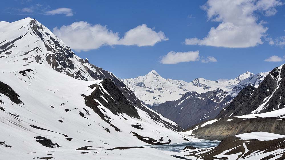 লাহুল-স্পিতি যাওয়ার পথেই ‘কিন্নরের রানি’ কল্পা। কল্পা শতদ্রু নদীর ধারে ছোট্ট একটি শহর। পাশেই কিন্নর-কৈলাস পাহাড়। এখানেই রয়েছে বিখ্যাত চণ্ডীকা দেবীর মন্দির। এ ছাড়া আছে নারায়ণ-নাগিনী মন্দির, হু-বুন-লান-কার মঠ।