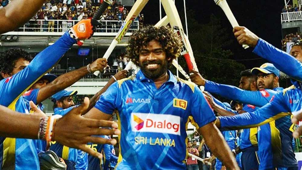 টি২০ ক্রিকেটে প্রথম বার চার বলে চার উইকেট নেন মালিঙ্গা। ২০০৭ সালের টি২০ বিশ্বকাপে প্রথম এই কাণ্ড ঘটিয়েছিলেন তিনি। ২০১৯ সালে টি২০ ক্রিকেটে ফের চার বলে চার উইকেট নেন মালিঙ্গা।