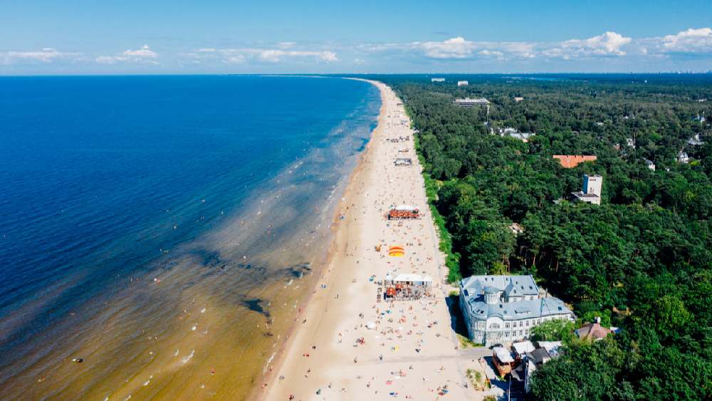 ইউরোপের দেশ লাটভিয়ার রাজধানী রিগার কাছে দাগ্রিভা সৈকতে খোঁজ মিলেছে এই জাহাজের। জাহাজটি বালিয়াড়িতে ডুবে ছিল বলে জানিয়েছেন প্রত্নতাত্ত্বিকরা।