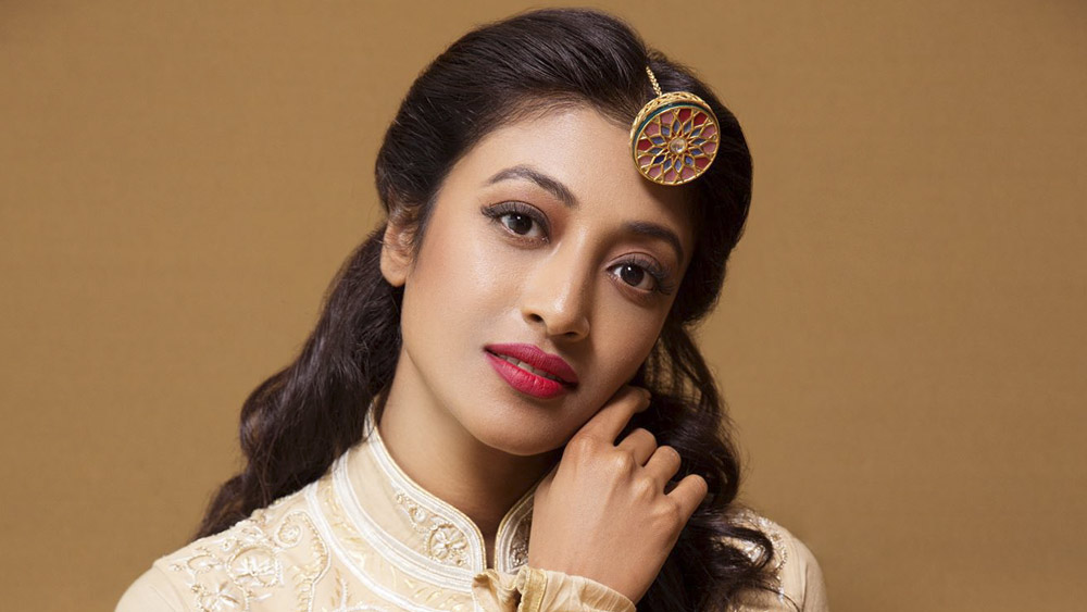 পাওলি দাম: ছোট পর্দায় বিভিন্ন টেলিফিল্ম এবং ধারাবাহিক দিয়ে অভিনয় শুরু। একাধিক ধারাবাহিকে কাজ করেছেন তিনি। ‘তিন ইয়ারি কথা’ দিয়ে বড় পর্দায় অভিনয় শুরু।