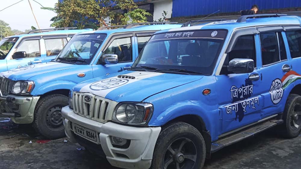 দলীয় কর্মসূচির জন্য কলকাতা থেকে পাঠানো হল ১০টি গাড়ি। 