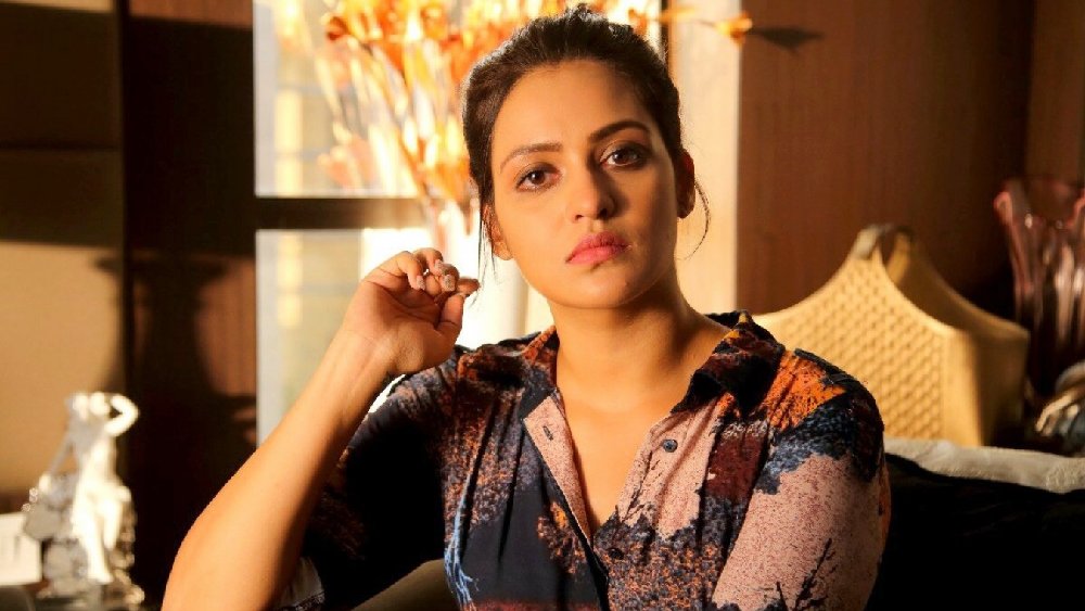 প্রিয়াঙ্কার সমস্যা থাকায় পিছিয়ে গিয়েছে ‘মানবজমিন’-এর কাজ।