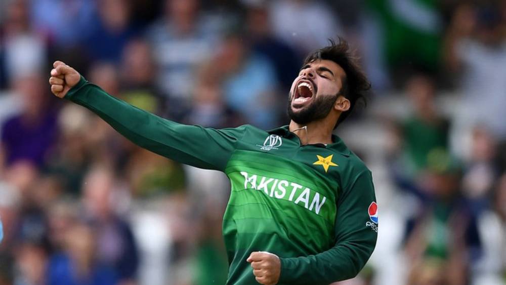 শাদাব খান: সহ-অধিনায়ক। ২৩ বছরের শাদাব লেগ ব্রেক বল করেন। শুধু তাই নয়, এক জন আক্রমণাত্মক ব্যাটারও তিনি। এ বারের বিশ্বকাপে ব্যাটে-বলে গুরুত্বপূর্ণ ভূমিকা নিতে পারেন শাদাব।   