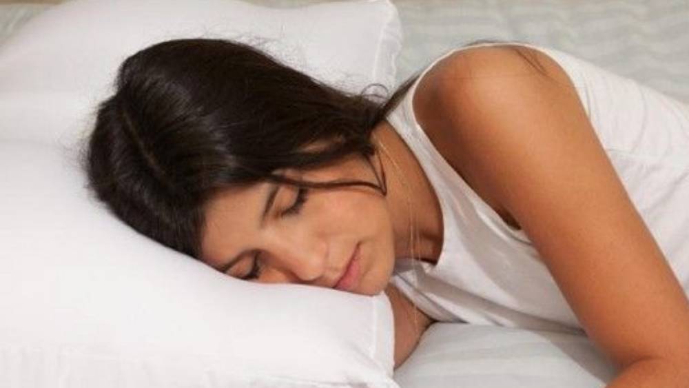 বলিরেখা আটকাতে চান? বালিশ ছাড়া ঘুমোন