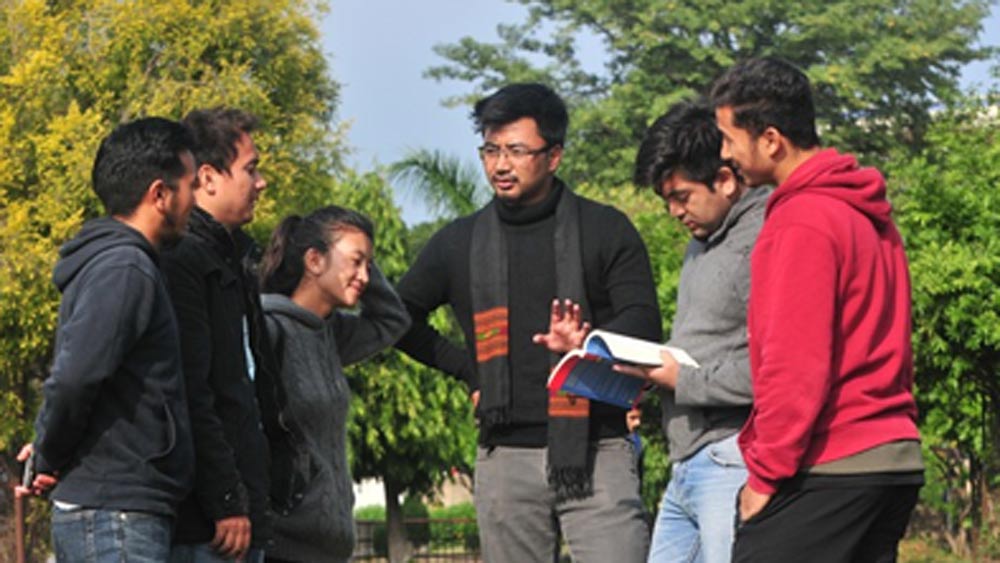 অন্তত ৮০০ ছাত্রছাত্রীকে প্রশিক্ষণ দিয়ে জীবনে প্রতিষ্ঠিত হতে সাহায্য করেছেন আসিফ। তাঁর ছাত্রছাত্রীরা আজ কেউ তথ্যপ্রযুক্তি সংস্থায় কর্মরত, কেউ নিজের সংস্থা গড়ে তুলেছেন।