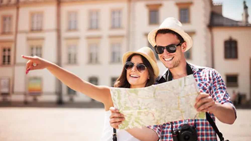 পর্যটকরা নিজের ইচ্ছেমতো টিকিট কাটতে পারবেন। কারও ইচ্ছা হলে ন’মাস ভ্রমণেরই টিকিট কাটতে পারেন। কেউ চাইলে শুধুমাত্র পছন্দের গন্তব্যগুলির জন্যই টাকা খরচ করবেন।