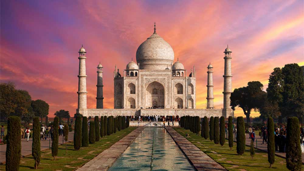 বিশ্বের বিভিন্ন দেশে গিয়ে সে সব দেশের কিছু দর্শনীয় পর্যটনস্থল দেখাবে তারা। সেই তালিকায় রয়েছে তাজমহল, চিনের প্রাচীর এবং গিজার পিরামিড।