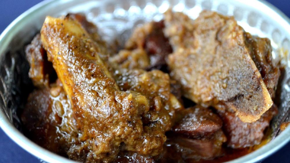 রান্না করে ফেলুন জিরা মটন।