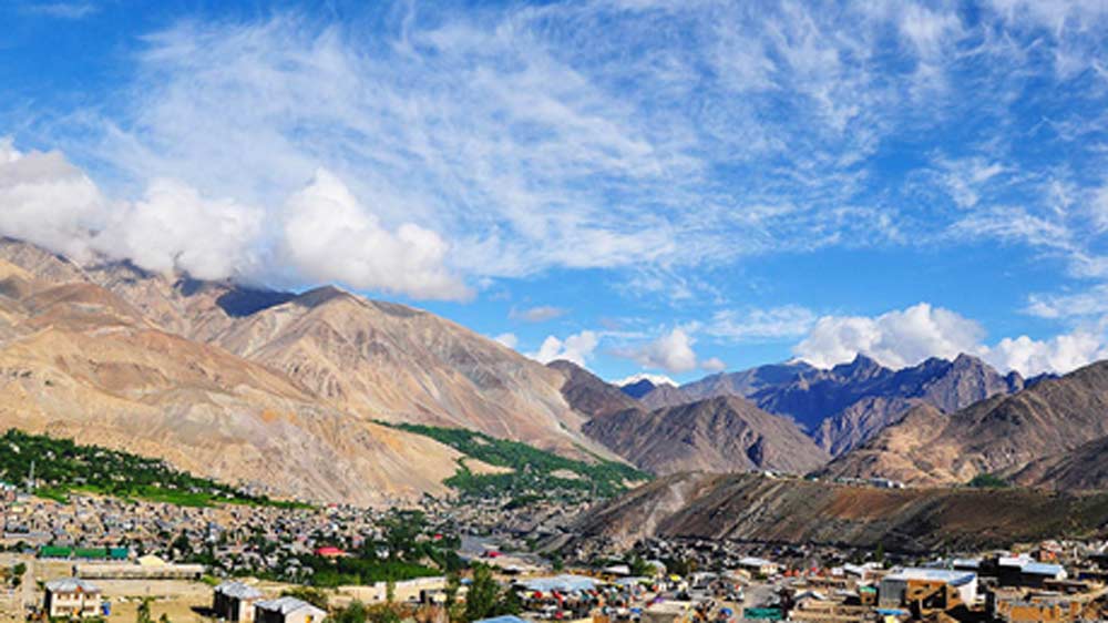 ভারত-পাকিস্তানের মধ্যে সেই যুদ্ধে ভারতকে জয় এনে দিতে গুরুত্বপূর্ণ ভূমিকা নিয়েছিল পিনাকা। পাহাড়ের মাথা থেকে শত্রুপক্ষের কামান নিস্ক্রিয় করে দিতে সফল হয়েছিল। সেই পিনাকাই এ বার আরও শক্তি বাড়িয়ে পাহারা দিচ্ছে চিন সীমান্ত।