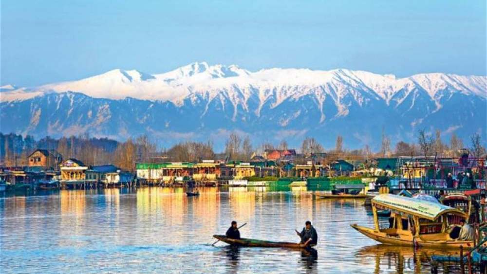 পছন্দ যেমনই হোক না কেন, এই মরসুমে কোথায় কোথায় যেতে পারেন? আনন্দবাজার অনলাইন বানিয়ে দিল তালিকা। 