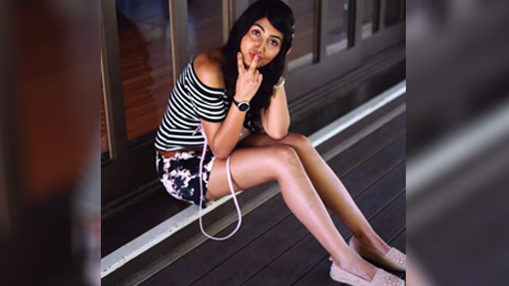 অঞ্জলি মূলত পরিচিতি পেয়েছিলেন ট্রাভেল ব্লগার হিসাবে। নেটমাধ্যমে নিজের চ্যানেলে ঘুরতে যাওয়ার একাধিক ছবি-ভিডিয়ো আপলোড করতেন তিনি। এ নিয়ে লেখালেখিও করতেন।