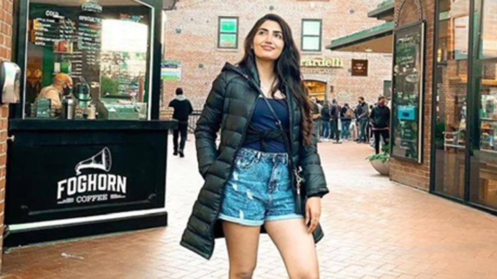 জন্মদিন উদ্‌যাপন করতে সোমবার স্বামী উৎকর্ষ শ্রীবাস্তবের সঙ্গে মেক্সিকোয় বেড়াতে গিয়েছিলেন তিনি।