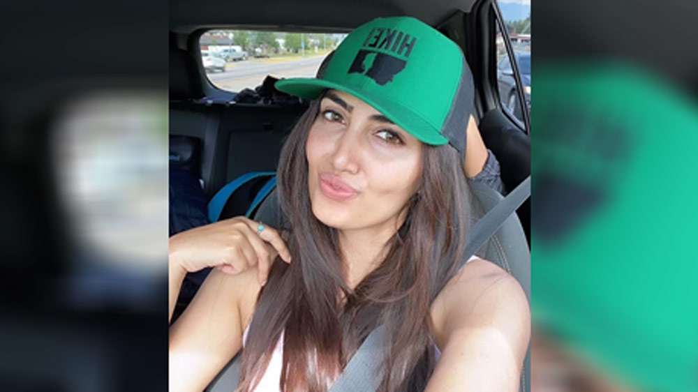 পেশায় তথ্যপ্রযুক্তিবিদ অঞ্জলি ভ্রমণ বিষয়ক লেখালেখিতেও উৎসাহী ছিলেন। ঘটনার দু’দিন পর ৩০ বছরে পা দেওয়ার কথা ছিল তাঁর।