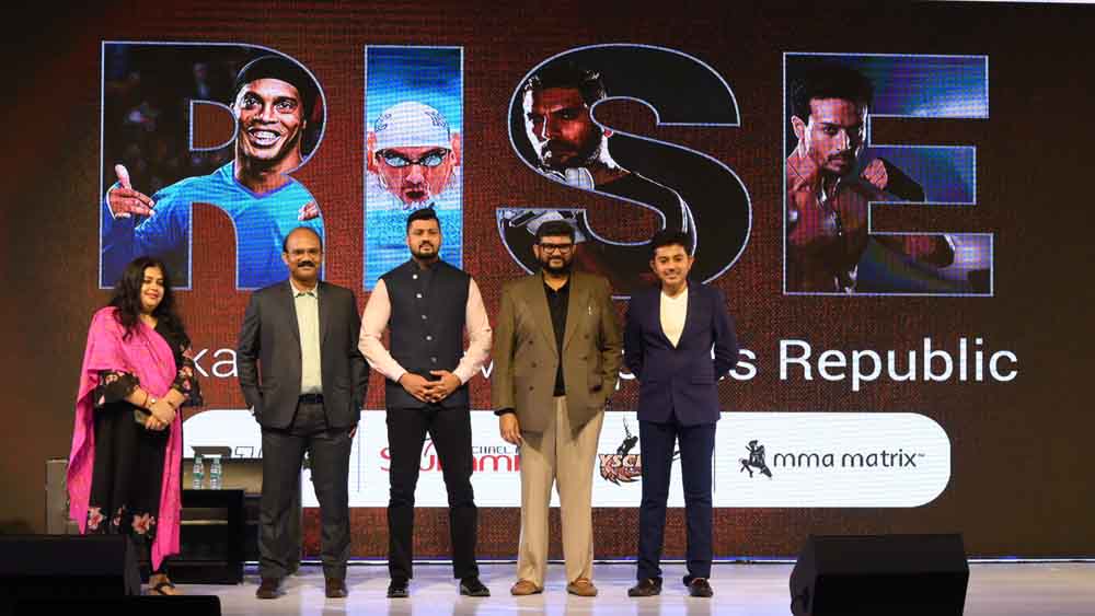 মার্লিন গ্রুপের প্রোজেক্টের আনুষ্ঠানিক ঘোষণায় সংস্থার ম্যানেজিং ডিরেক্টর সকেত মোহতা, ডিরেক্টর সত্যেন সাংভি ও অন্য কর্তারা।