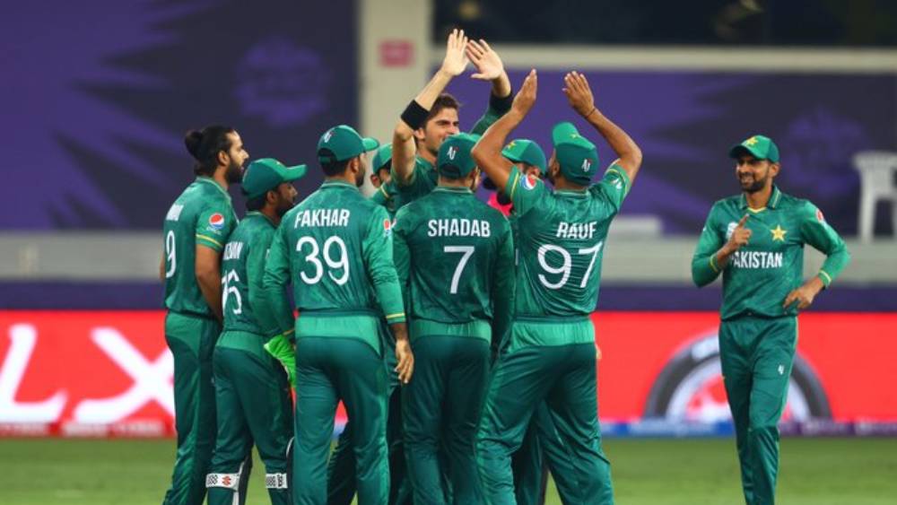 সবথেকে বড় বদল হয়েছে দলের মানসিকতায়। এই দলে যেমন তরুণ রক্ত রয়েছে তেমনই রয়েছেন অভিজ্ঞ ক্রিকেটার। এই দুইয়ের মিশেলে শক্তিশালী দল গড়েছে পাকিস্তান।