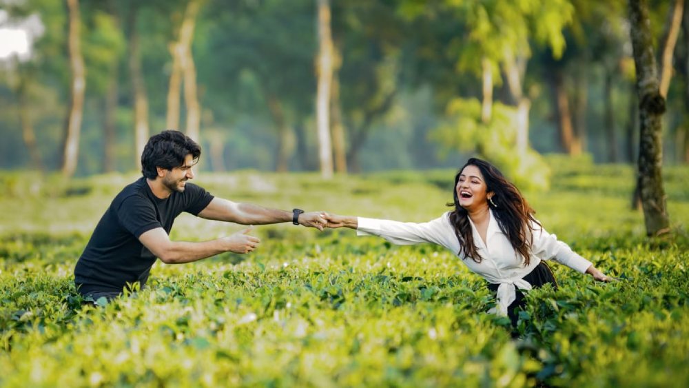 উত্তরবঙ্গে ক্যামেরাবন্দি শাহিল ফুল, সায়ন্তনী গুহঠাকুরতা