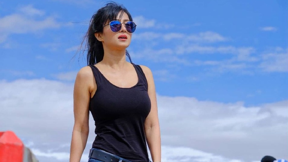 অভিনেত্রী মনামি ঘোষও গিয়েছিলেন পাহাড়ে। লে লাদাখের বিভিন্ন প্রান্তরে তাঁকে দেখা গেল বাহারি পোশাকে। ইনস্টাগ্রামে ভ্রমণের নানান মুহূর্তও ভাগ করে নিলেন ভক্তদের সঙ্গে।