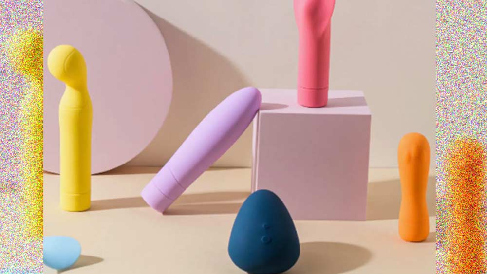 ‘সেক্স টয়’ হাতে নেওয়ার আগে ব্রায়ানের উদ্দেশ্যে প্রশ্ন উড়ে এসেছে, ‘এটা তুমি ব্যবহার করোনি তো?’ ‘সেক্স টয়’ ছোঁয়ার আগে মনের এই দ্বিধাই ব্রায়ানের রক্ষাকবচ।