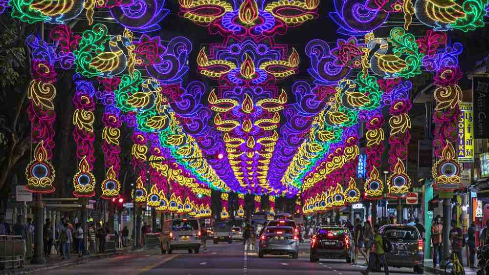 সিঙ্গাপুর: দীপাবলির রাতটা এই দেশে কাটালে মনে হবে না, ভারতের বাইরে অন্য কোনও দেশে আছেন।