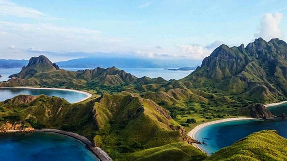 যেন কোনও রূপকথা। সোনা দিয়ে মোড়া একটি আস্ত দ্বীপ। সোনায় মোড়া বলার কারণ এ দ্বীপে চলাফেরা করলেও নাকি মিলতে পারে সোনা। দ্বীপের পোশাকি নামও তাই ‘সোনার দ্বীপ’। বাস্তবেই রয়েছে এমন দ্বীপ!