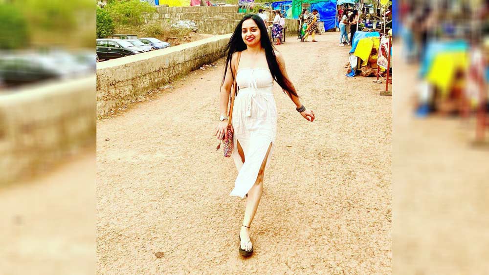 বারবারই পূজার মনে হত, তাঁর শিক্ষা-শ্রম তিনি নিজের দেশের উন্নয়নে কাজে লাগাচ্ছেন না। তার বদলে অন্য দেশের উন্নয়ন করছেন। এই বিষয়টিই তাঁকে চাকরি ছাড়তে বাধ্য করেছিল। ইউপিএসসি পরীক্ষায় বসার মনস্থির করে চাকরি ছেড়ে দেশে ফিরে আসেন পূজা।