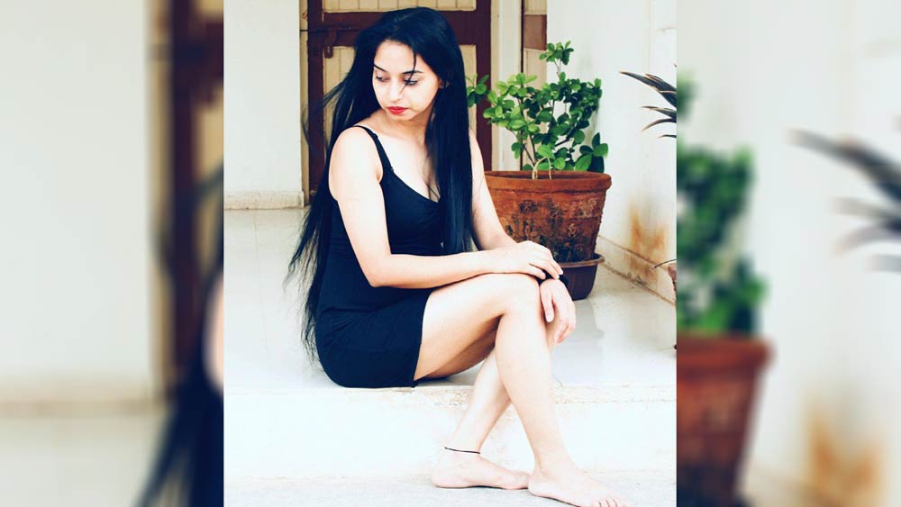 কর্মসূত্রে কয়েক বছর এই দুই দেশে কাটিয়েছেন। মোটা মাইনের চাকরি, বিলাসবহুল জীবনযাপন— কোনও অভাব ছিল না পূজার জীবনে। কিন্তু এত কিছুর পরও একটা খটকা যেন ক্রমশ ভিড় করছিল তাঁর মনে। সেই কারণে বিদেশে মোটা মাইনের চাকরি ছেড়ে দিতে পিছপা হননি তিনি।