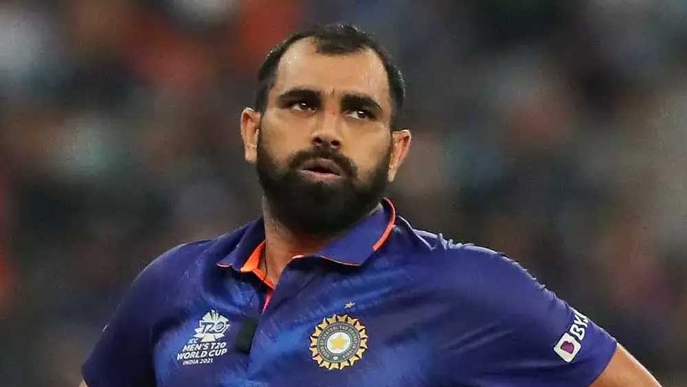 বল হাতে রবীন্দ্র জাডেজা, মহম্মদ শামি, শার্দূল ঠাকুরের ব্যর্থতা।