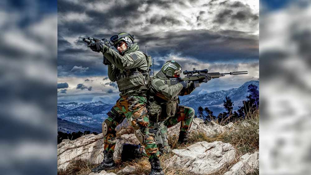 ভারতীয় সেনাদের সম্মানিত করতে নতুন করে পদকের নাম ভাবতে শুরু করে ভারত। ১৯৪৮ সালে পরমবীর চক্র, মহাবীর চক্র এবং বীর চক্র-- এই তিনটি সম্মানের কথা ঘোষণা করে ভারত। সর্বোচ্চ সেনা-সম্মান পরমবীর চক্র, দ্বিতীয় এবং তৃতীয় মহাবীর এবং বীর চক্র।