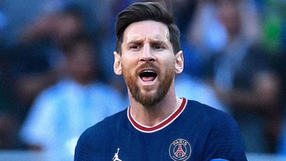 রবিবার পিএসজি-র হয়ে অভিষেক করেছেন মেসি 