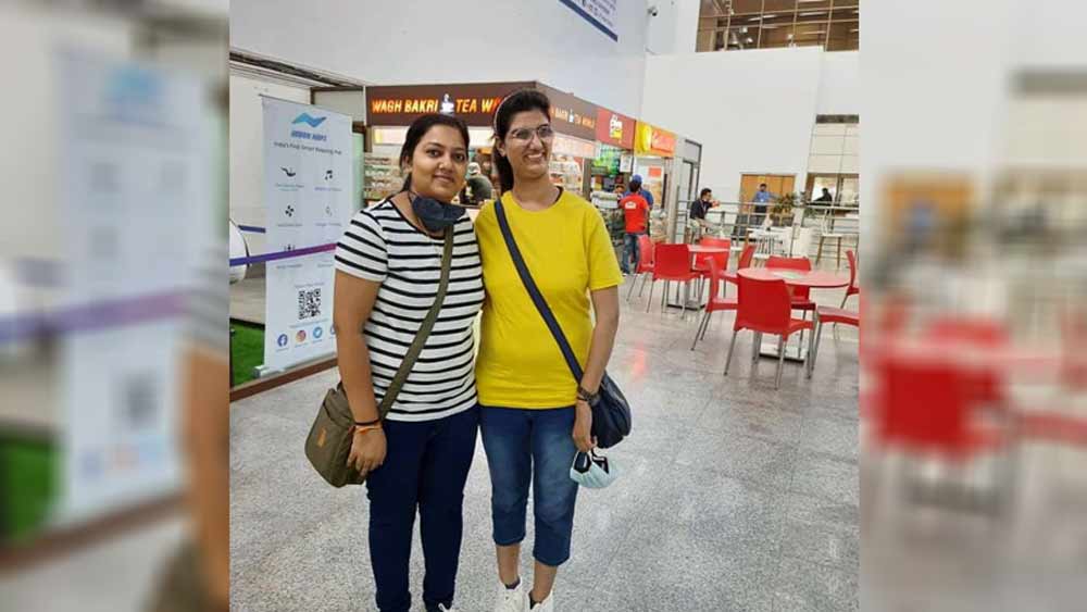 তাঁর পুরো নাম হিমানি বুন্দেলা। আগ্রার মেয়ে হিমানি কেন্দ্রীয় সরকারের একটি স্কুলে অঙ্কের শিক্ষিকা।