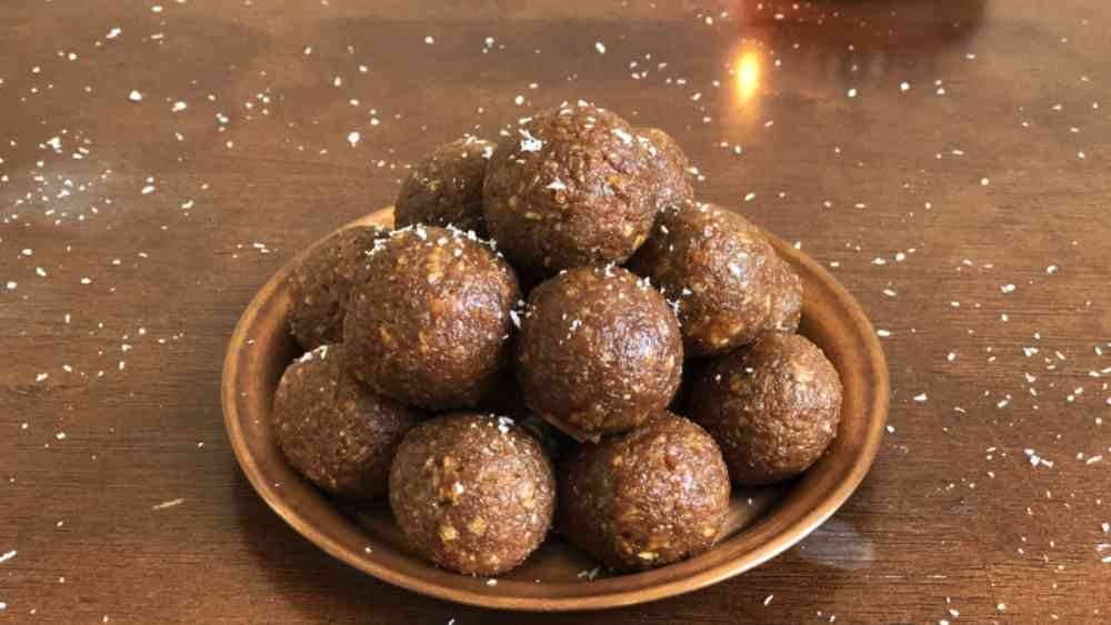 মিষ্টিজাতীয় কিছু খেতে ইচ্ছা করলে নাড়ু খেতে পারেন অনায়াসে