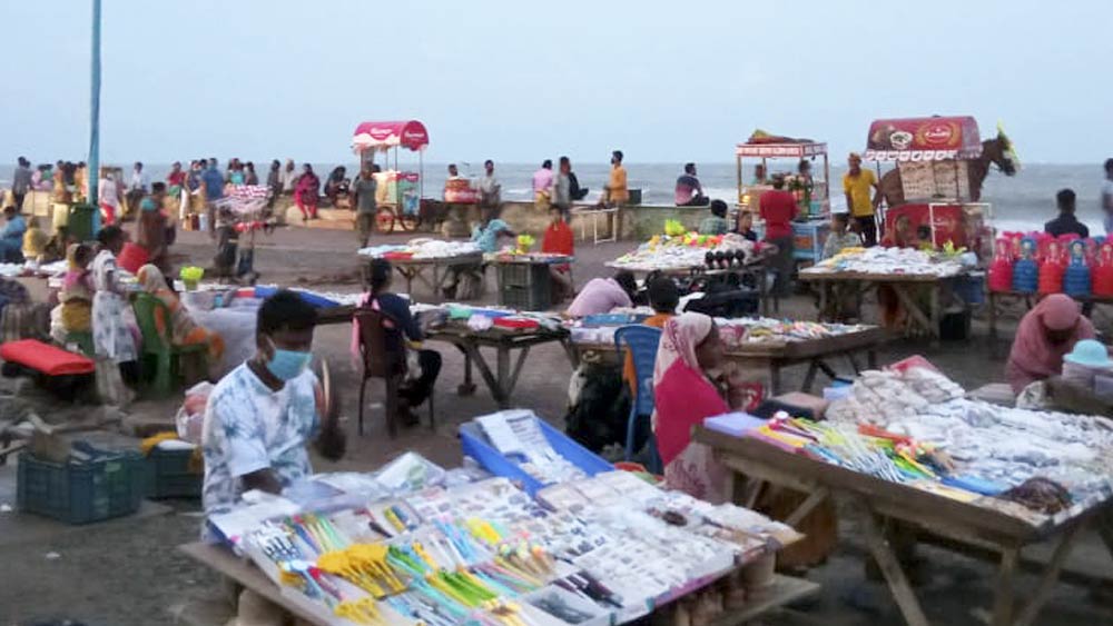 সৈকতে পসরা