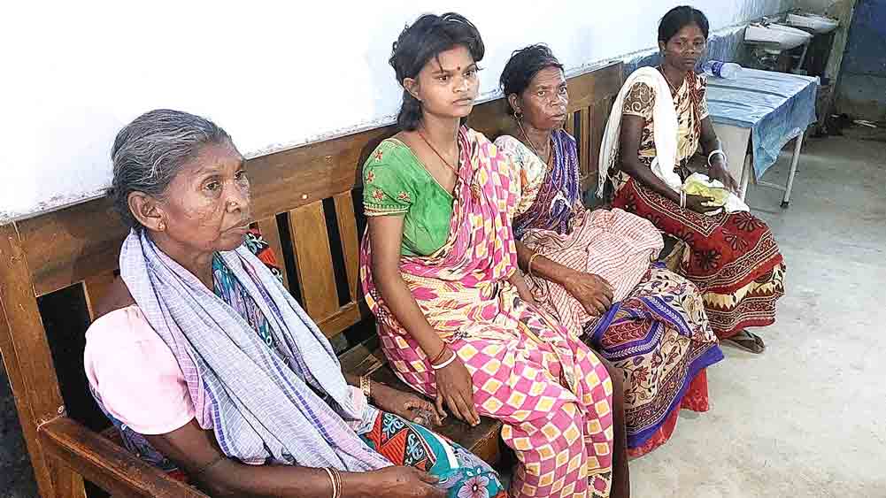 Agitation by relatives of a dead child in Raybandh rural health center