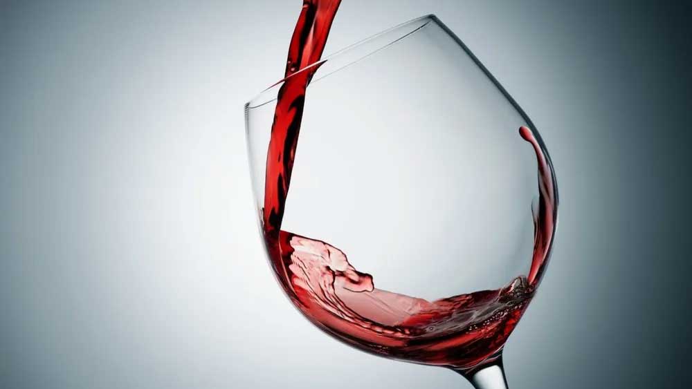 মাছের পাখনাও ফেলে দেওয়া যায় না। পাখনা দিয়েওনানা ওষুধ তৈরি হয় এবং দামি মদ তৈরিতে ব্যবহৃত হয়।