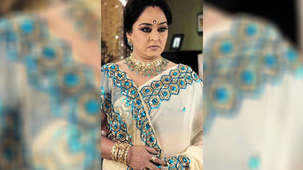 তিনি শোমা আনন্দ। পঞ্জাবের অমৃতসরের মেয়ে। পরবর্তীকালে কর্মসূত্রে বাবা মুম্বইয়ে চলে এসেছিলেন। ছোটবেলা থেকেই নাচ এবং গানের প্রতি আলাদা ভাললাগা ছিল শোমার। খুব মেধাবীও ছিলেন। তাই কোনও দিন অভিনয় করার কথা ভাবেননি।