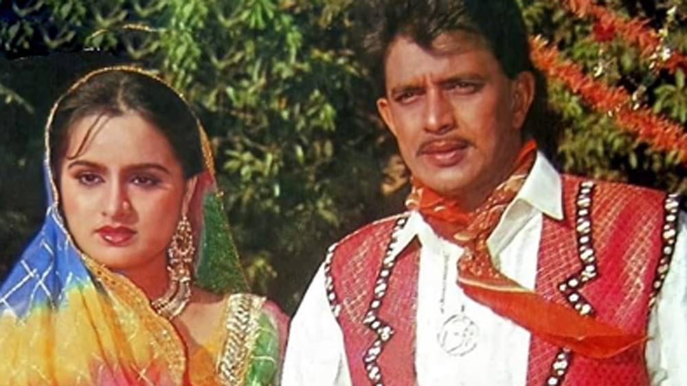 মুম্বইয়ে শোমা যেখানে থাকতেন, তার কাছেই একটি বাড়িতে নাচ শিখতে যেতেন। তাঁর নাচের গুরু ছিলেন বলিউডের পরিচিত ব্যক্তিত্ব। তিনিই শোমাকে অভিনয়ের পরামর্শ দিয়েছিলেন। স্বভাবতই তাতে একেবারেই আগ্রহ দেখাননি শোমা।