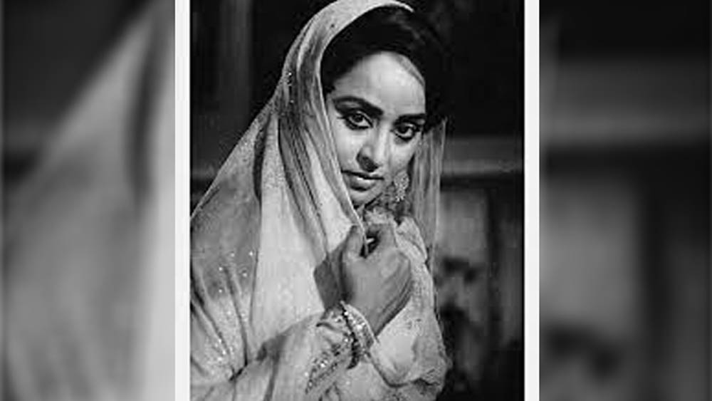 তত দিনে চেহারার অনেক পরিবর্তন হয়ে গিয়েছিল। ওজনও খানিক বেড়ে গিয়েছিল তাঁর। তাই কেরিয়ারের প্রথমার্ধের মতো নায়িকা হওয়ার সুযোগ হারিয়েছিলেন। তবে অভিনয়ের গুণে ফের দ্বিতীয় ইনিংস-এও নিজেকে প্রমাণ করে চলেছেন তিনি।