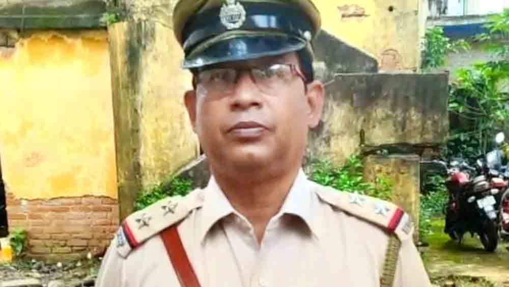 Police rescued hanging body of police staff in Keshpur