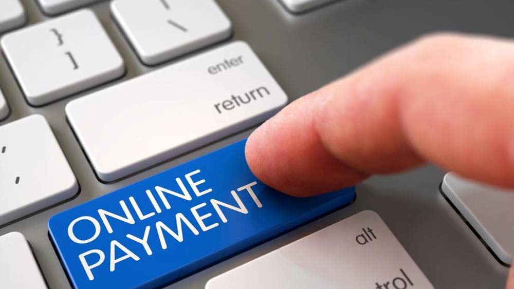 শুরুর তিন থেকে চার বছর এই করেই কেটে গিয়েছে। তার পর থেকে লগ্নি আসতে শুরু করে। ক্রমশ জনপ্রিয় হয়ে ওঠে বিলডেস্ক।