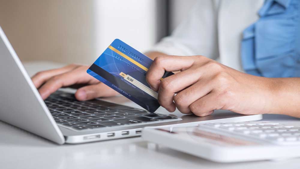 ৪৭০ কোটি ডলারের বিনিময়ে বিলডেস্ক কিনে নিয়েছে প্রোসাস। সংস্থার প্রতিষ্ঠাতা ওই তিন বন্ধুর যা শেয়ার ছিল, সে অনুযায়ী তাঁরা প্রত্যেকে ৫০ কোটি ডলার করে পেয়েছেন।