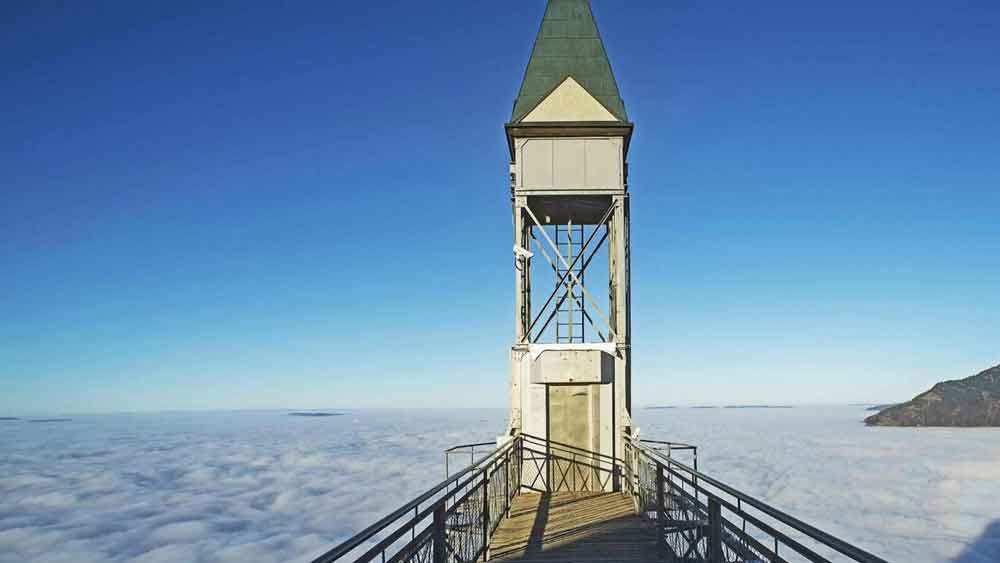 ১১৭ বছরের পুরনো এই লিফ্ট আজও এক বিস্ময়। পর্বতের পাদদেশ থেকে মিনিটের মধ্যেই পৌঁছে দিত ১৫৩ মিটার উঁচুতে অবস্থিত হ্যামেটসচওয়ান্ড ভিউ পয়েন্টে। অপূর্ব প্রাকৃতিক দৃশ্যে মন ভরে উঠত।