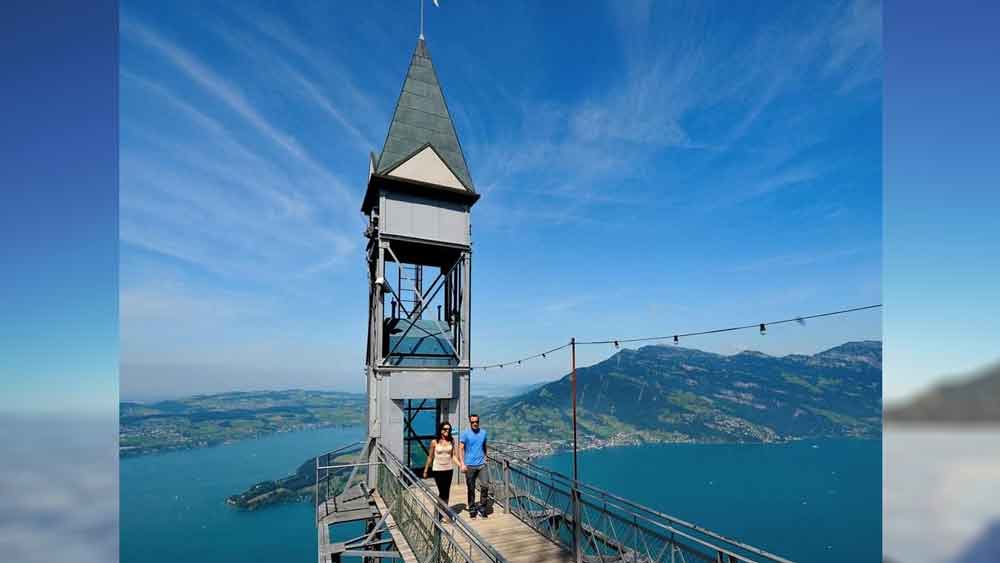 হ্যামেটসচওয়ান্ড লিফ্ট। ইউরোপের সবচেয়ে উঁচু এলিভেটর। মেঘ ভেদ করে যাত্রীদের পৌঁছে দেয় আল্পসের কোলে।