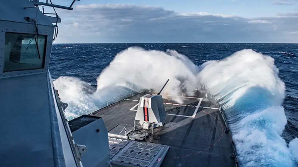 বিশালাকার এই জাহাজ দৈর্ঘে ২০০ মিটার, চওড়ায় ৬০ মিটার এবং এর আয়তন প্রায় দশ হাজার টন।